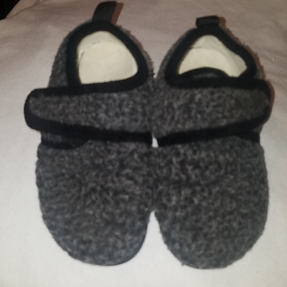 NWOT (2/$15) Gray teddybear faux fur slippers